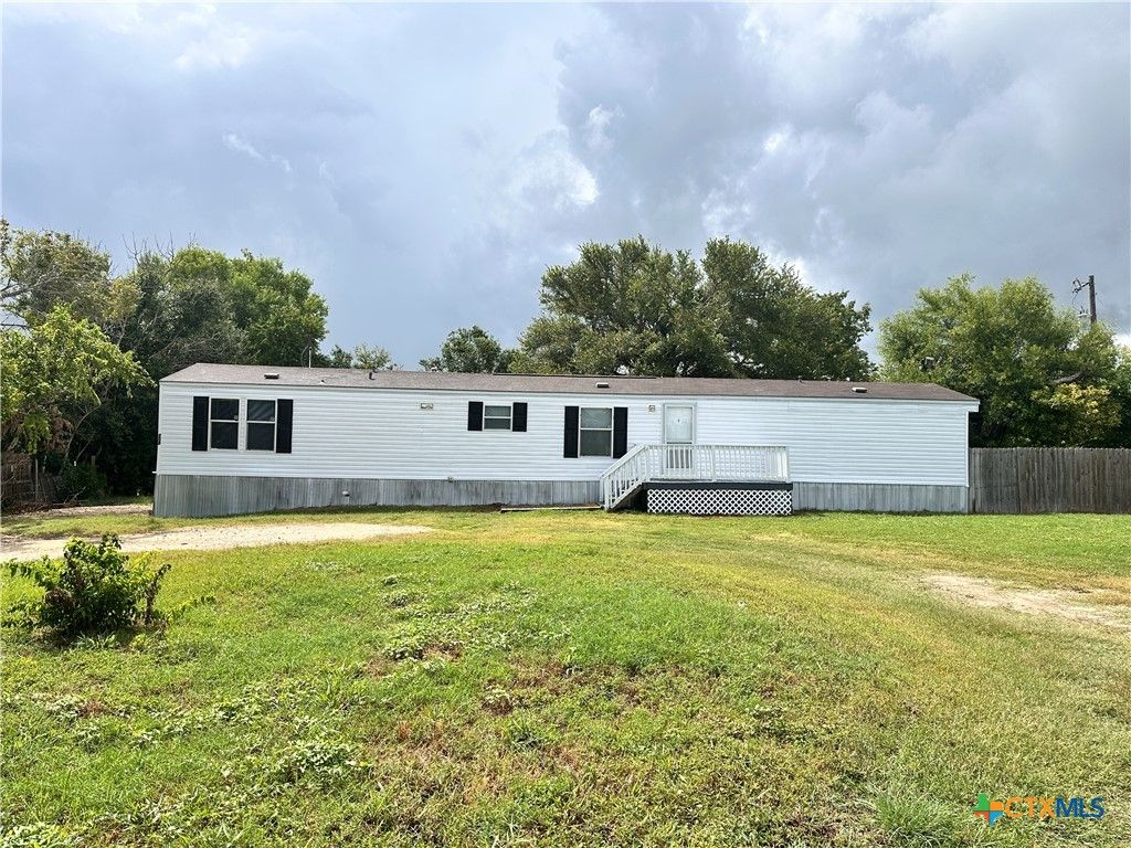 208 Picasso Drive, San Marcos, TX 78666