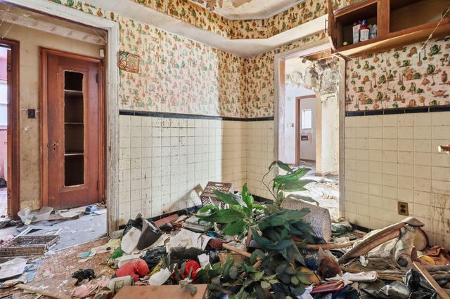 11091 Wilshire Drive, Detroit City, MI 48213