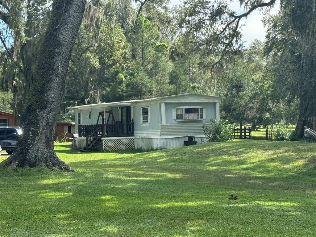 2574 CR 423, Lake Panasoffkee, FL 33538