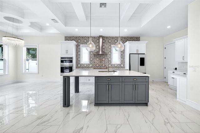 3013 W NORTH B STREET, Tampa, FL 33609
