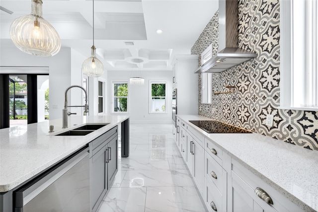 3013 W NORTH B STREET, Tampa, FL 33609