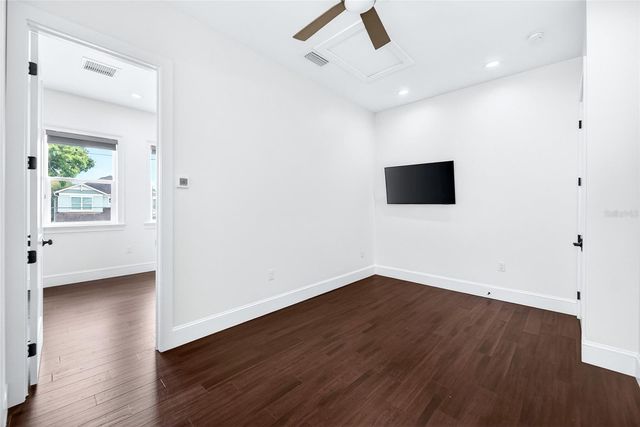 3013 W NORTH B STREET, Tampa, FL 33609