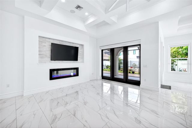 3013 W NORTH B STREET, Tampa, FL 33609