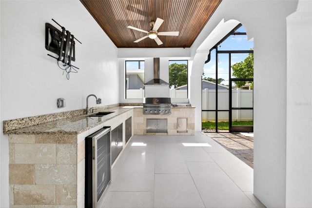 3013 W NORTH B STREET, Tampa, FL 33609