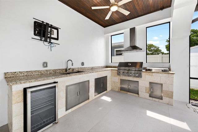 3013 W NORTH B STREET, Tampa, FL 33609