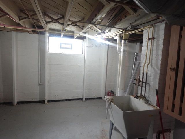 2619 Linwal LANE, Milwaukee, WI 53209