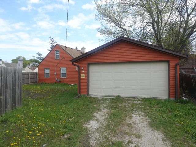 2619 Linwal LANE, Milwaukee, WI 53209