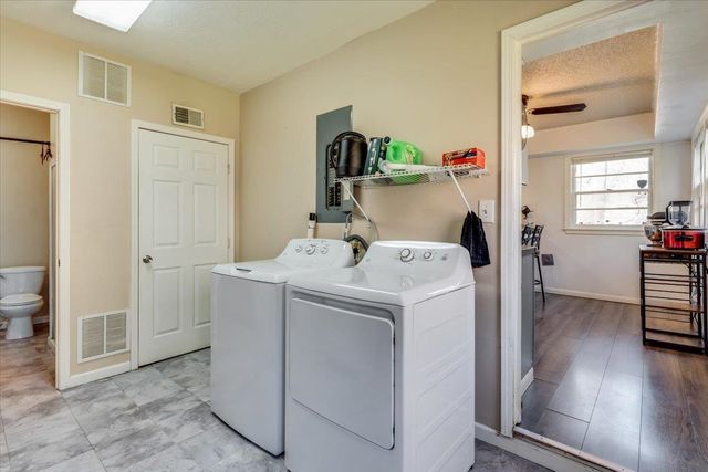 2111 S Oliver Ave, Wichita, KS 67218