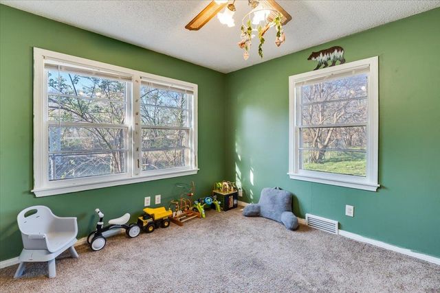 2111 S Oliver Ave, Wichita, KS 67218