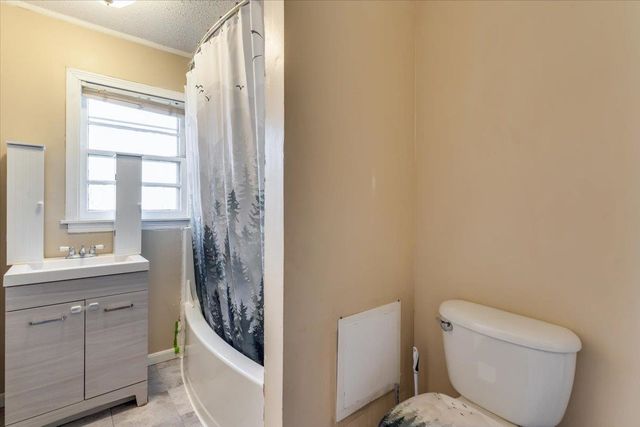 2111 S Oliver Ave, Wichita, KS 67218