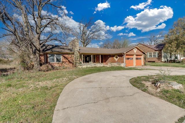 2111 S Oliver Ave, Wichita, KS 67218