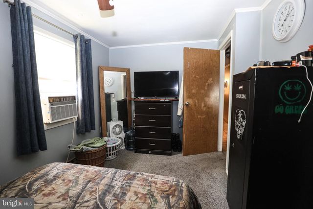 223 E BACON ST, Pottsville, PA 17901