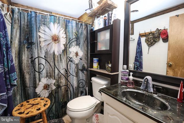 223 E BACON ST, Pottsville, PA 17901