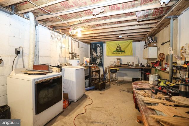 223 E BACON ST, Pottsville, PA 17901