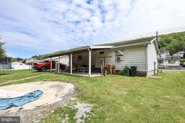 223 E BACON ST, Pottsville, PA 17901