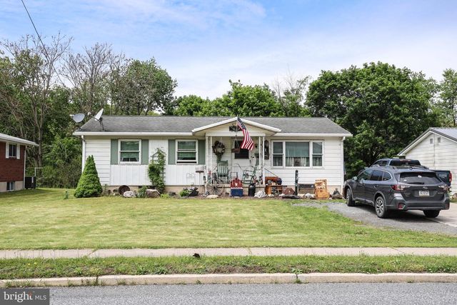 223 E BACON ST, Pottsville, PA 17901