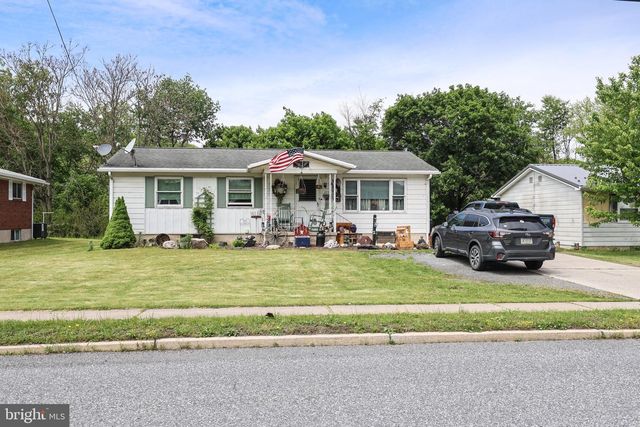 223 E BACON ST, Pottsville, PA 17901