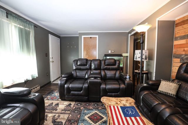 223 E BACON ST, Pottsville, PA 17901