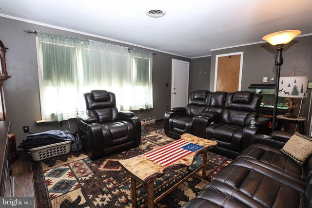 223 E BACON ST, Pottsville, PA 17901