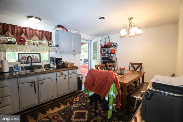 223 E BACON ST, Pottsville, PA 17901