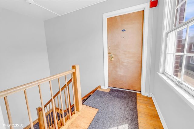 1450 Plymouth Place 2W, Glenview, IL 60025