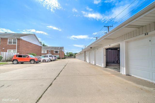 1450 Plymouth Place 2W, Glenview, IL 60025
