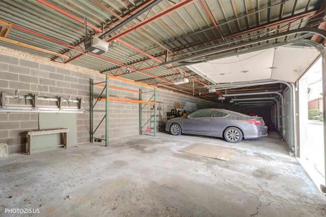 1450 Plymouth Place 2W, Glenview, IL 60025