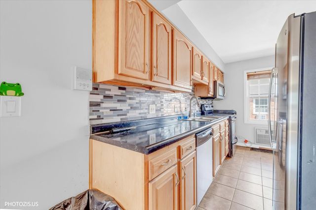1450 Plymouth Place 2W, Glenview, IL 60025