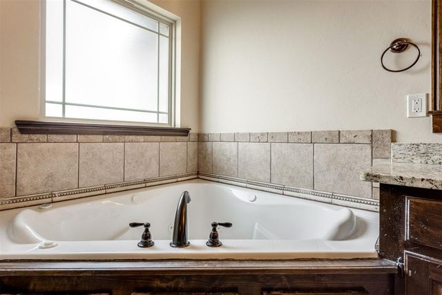 3238 NW 22nd Place, Newcastle, OK 73065
