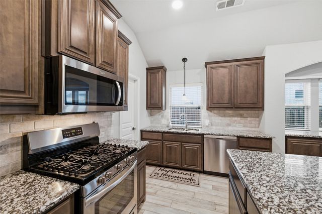 1128 Sutton Place, Desoto, TX 75115