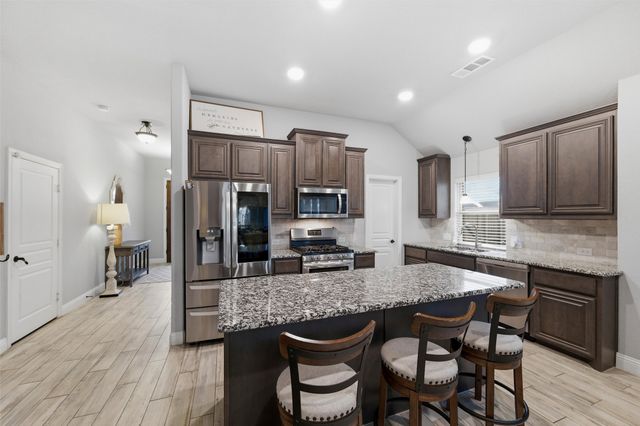 1128 Sutton Place, Desoto, TX 75115