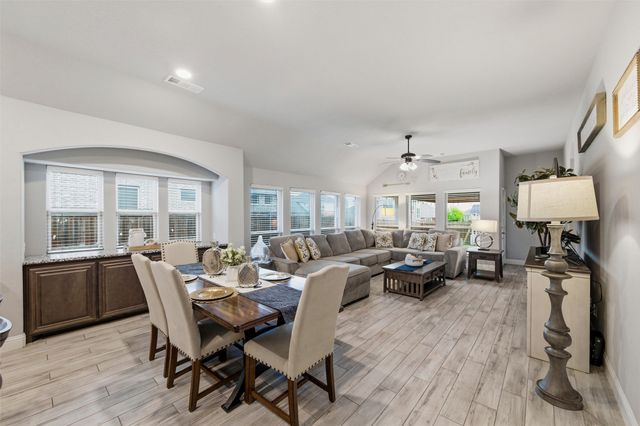 1128 Sutton Place, Desoto, TX 75115