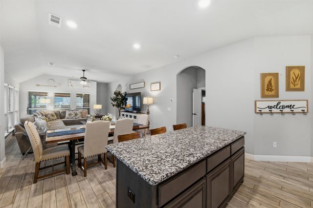 1128 Sutton Place, Desoto, TX 75115