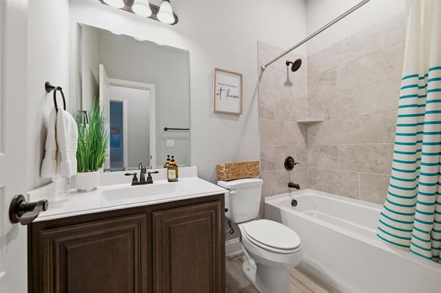 1128 Sutton Place, Desoto, TX 75115