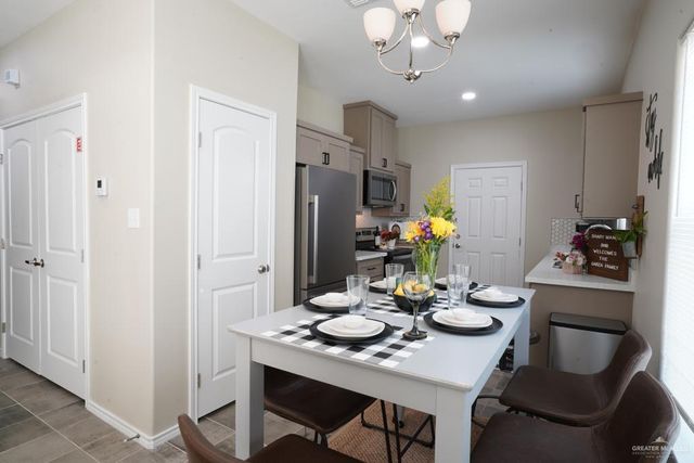 7111 N 59th Lane, Mission, TX 78573