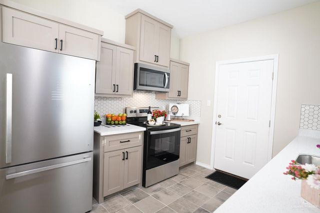 7111 N 59th Lane, Mission, TX 78573