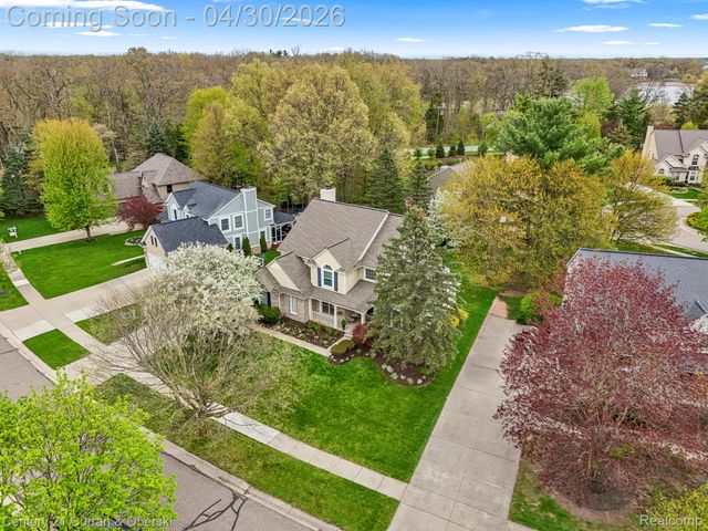 1424 Woodbridge Lane, Wixom, MI 48393