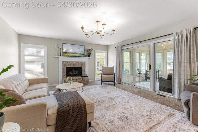 1424 Woodbridge Lane, Wixom, MI 48393