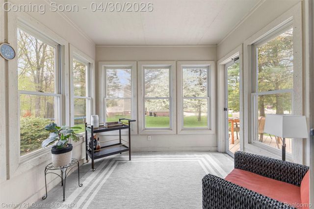 1424 Woodbridge Lane, Wixom, MI 48393