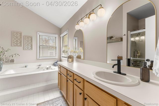 1424 Woodbridge Lane, Wixom, MI 48393