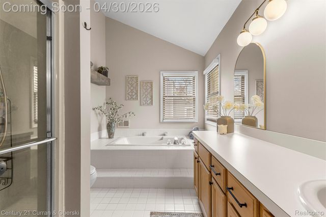 1424 Woodbridge Lane, Wixom, MI 48393