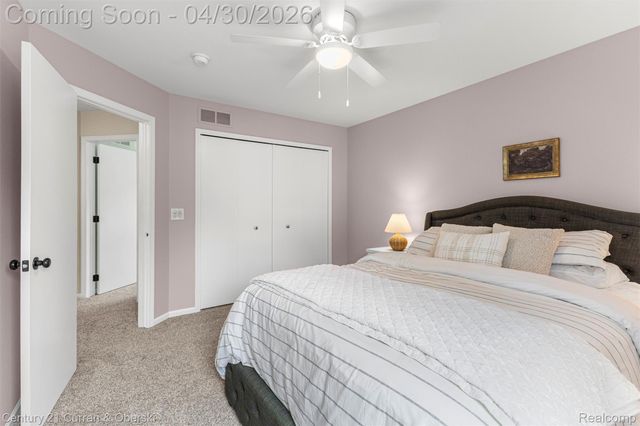 1424 Woodbridge Lane, Wixom, MI 48393