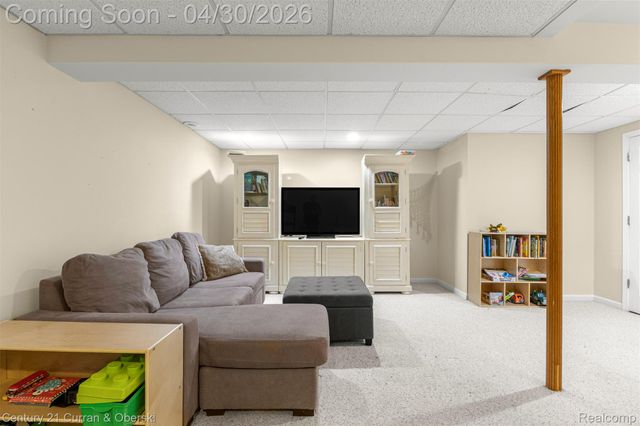 1424 Woodbridge Lane, Wixom, MI 48393