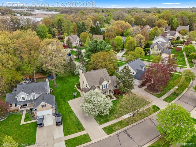 1424 Woodbridge Lane, Wixom, MI 48393