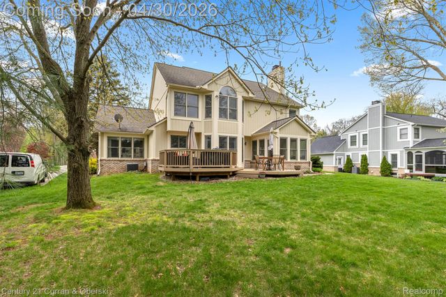 1424 Woodbridge Lane, Wixom, MI 48393
