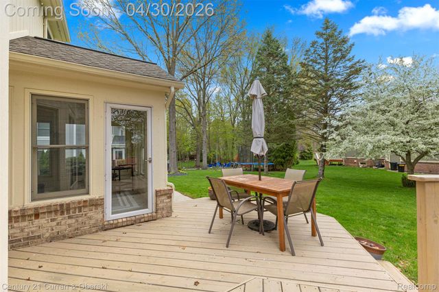 1424 Woodbridge Lane, Wixom, MI 48393
