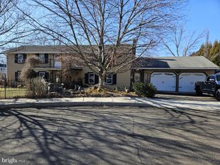 454 SCHOOL LANE, Harleysville, PA 19438
