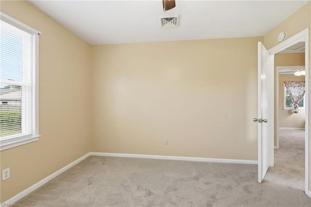 109 Parkview PL, Hampton, VA 23664