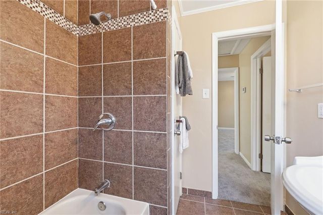 109 Parkview PL, Hampton, VA 23664