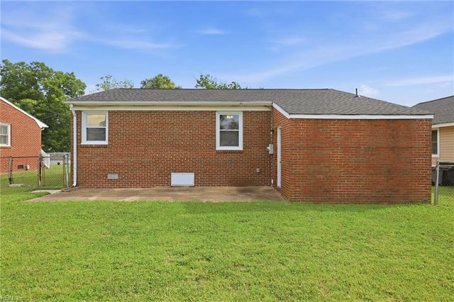 109 Parkview PL, Hampton, VA 23664